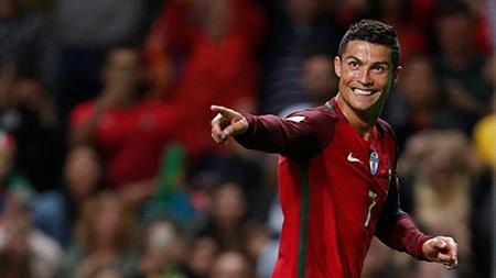 Bạn gái C.Ronaldo bầu vượt mặt vẫn cực kỳ quyến rũ - 4 CR7 vừa lập công ấn tượng cho đội tuyển Bồ Đào Nha