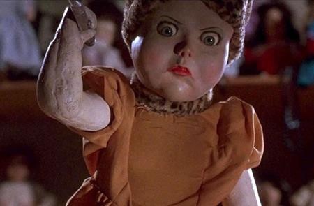 Lạnh gáy với những búp bê kinh dị trên màn ảnh - 4 Bộ phim “Dolls” năm 1987 cũng đã mang tới một hình tượng búp bê hết sức đáng sợ.