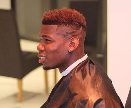 Những kiểu tóc thảm họa của Pogba từ khi gia nhập MU - 4 Chàng tiền vệ người Pháp rất tích cực đến tiệm làm tóc