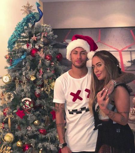 Messi và C.Ronaldo đi đầu trào lưu ăn mừng Giáng sinh - 4 Em gái của Neymar, Rafaella Santos cũng hết sức xinh đẹp.