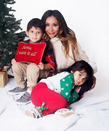 Loạt sao lớn thi nhau chúc mừng Giáng sinh an lành - 4 Người đẹp Snooki hân hoan đón Giáng sinh bên đàn con thơ