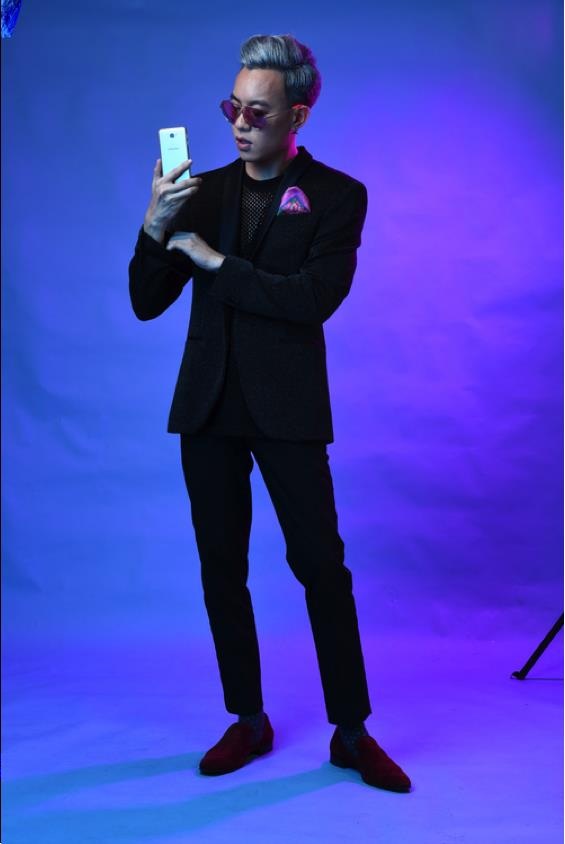 Các stylist hàng đầu thi nhau đem sắc hồng xuống phố - 5 Các stylist hàng đầu thi nhau đem sắc hồng xuống phố - 5