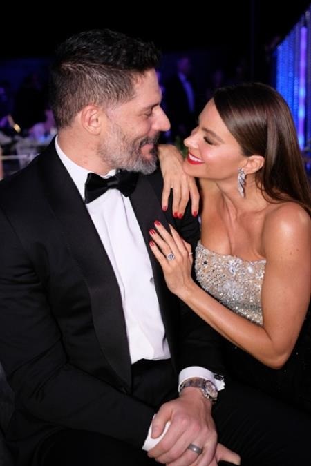 Ra Tết, cùng “quẩy” tưng bừng với các sao thế giới - 5 Đôi vợ chồng Sofia Vergara và Joe Manganiello khiến người người phải ghen tị trước mức độ tình cảm “ngọt hơn mía lùi”