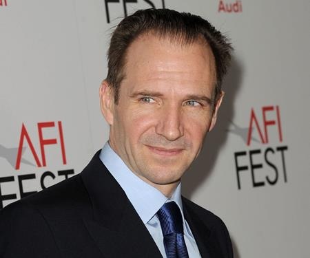 Khi các “sao bự” bị giải Oscar “ghẻ lạnh” - 5 Ralph Fiennes cũng là một sao nam rơi vào tình cảnh “vô duyên” với tượng vàng Oscar như Gary Oldman