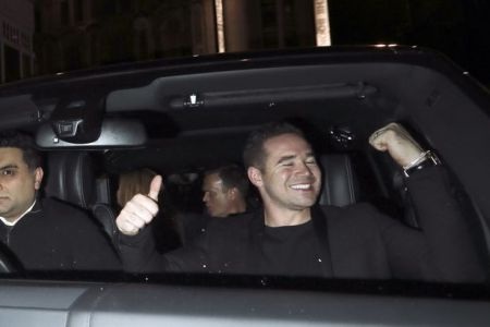 Kieran Hayler vô cùng hạnh phúc khi được vợ yêu chiều