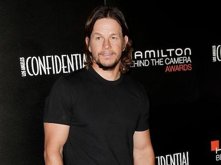 Những sao Hollywood vượt qua số phận - 5 Do lớn lên trong một gia đình đổ vỡ nên Mark Wahlberg sớm sinh ra tâm trạng chán nản và sa vào con đường nghiệp ngập. Thậm chí, nam tài tử còn thường xuyên gây lộn và đã có lần bị bắt giam với tội danh cố ý giết người. Sau khi làm lại cuộc đời, Mark Wahlberg đã gặt hái được những thành công rực rỡ và là chủ nhân của khối tài sản trị giá tới 225 triệu đô la Mỹ.