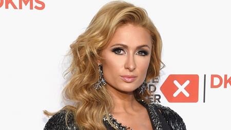 Khi “sao” cố chấp muốn “nổi” dù bị công chúng quay lưng - 5 Paris Hilton có thể là một thiên kim tiểu thư giàu có, sang chảnh nhưng tiền bạc cũng không thể mua được thành công trong làng giải trí và người thừa kế của tập đoàn khách sạn Hilton vẫn mãi chỉ là một kẻ thất bại cả trên địa hạt âm nhạc lẫn diễn xuất.