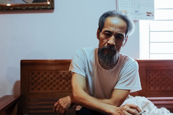 Diễn viên phim truyền hình Bắc "ho cũng ra tiền": Người trong cuộc phản pháo - 2 Chu Hùng cho biết, đóng phim truyền hình đã lâu nhưng ông không đủ nuôi gia đình.
