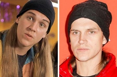 Jason Mewes đã tham gia tác phẩm phiêu lưu kịch tính “Jay and silent Bob strike back” vì người bạn của mình cũng là người đã đạo diễn bộ phim, Kevin Smith. Sau này, Mewes đã thử nhận lời đóng phim của nhiều đạo diễn khác nhưng vẫn không sao thoát khỏi cái bóng quá lớn của nhân vật trong “Jay and silent Bob strike back”.