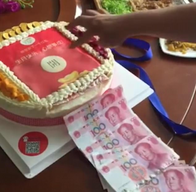 Lấy lòng mẹ chồng, con dâu tự tay làm bánh sinh nhật nhả ra tiền - 5 Một số cư dân mạng khẳng định sẽ thử tự tay làm chiếc bánh độc đáo này