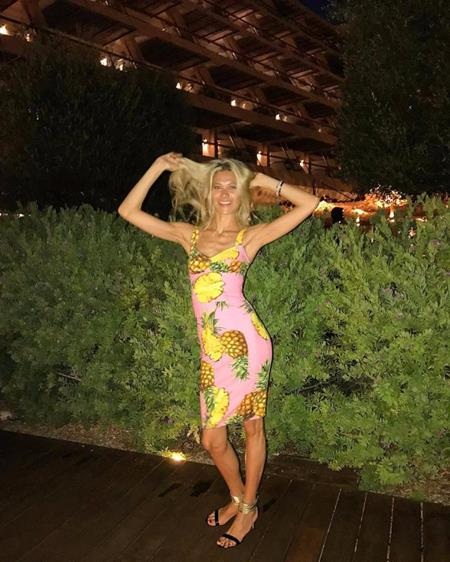 Diego Simeone chắc hẳn rất tự hào khi có một cô bạn gái quyến rũ như Carla