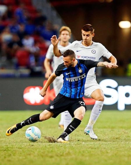 Alvaro Morata “lời qua tiếng lại” với bà xã trên đường phố - 5 Màn trình diễn của Morata trong chuyến du đấu vẫn chưa thực sự ấn tượng