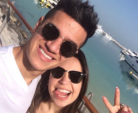 Bà xã quyến rũ của Coutinho bất ngờ gây “bão” - 5 Cặp đôi đã trải qua 5 năm hôn nhân hết sức ngọt ngào