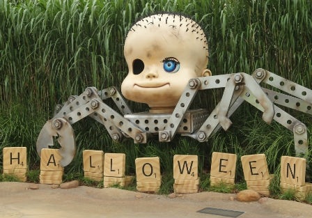 Rùng mình sinh vật dùng đầu búp bê làm vỏ, kéo đi khắp nơi - 3
Nhiều người so sánh con cua với Babyface, đồ chơi có đầu búp bê và thân cua trong bộ phim Toy Story