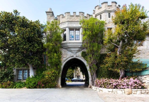 Bên trong lâu đài giá 100 triệu đôla của ông chủ Playboy - 5 Bên trong lâu đài giá 100 triệu đôla của ông chủ Playboy - 5