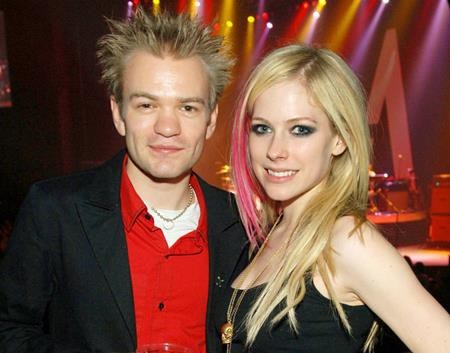 Khi li dị với Deryck Whibley hồi năm 2010, Avril Lavigne đã chân thành bày tỏ rằng: “Tôi rất biết ơn về quãng thời gian chúng tôi đã ở bên nhau. Và tôi biết ơn cũng như cầu Chúa phù hộ cho tình bạn còn lại của cả hai”.