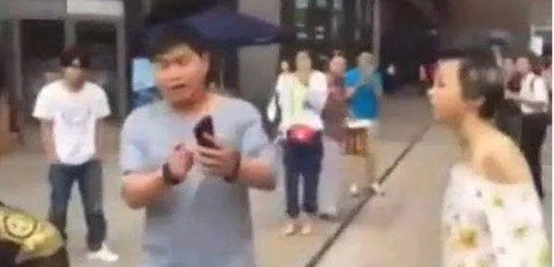 Yêu qua mạng, đến khi gặp mặt cặp đôi xông vào đánh nhau vì quá xấu - 2 Yêu qua mạng, đến khi gặp mặt cặp đôi xông vào đánh nhau vì quá xấu - 2