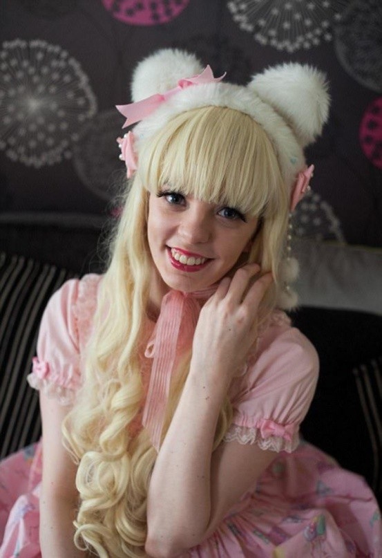 Chi đến 20000 bảng Anh để "đắp" quần áo, phụ kiện búp bê Lolita lên người - 5 Jade thường được yêu cầu chụp ảnh chung mỗi khi dạo phố