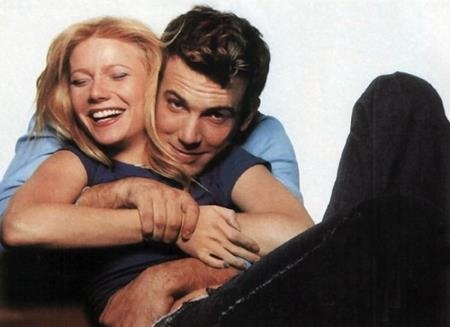 
Hai ngôi sao nổi tiếng Gwyneth Paltrow và Ben Affleck cũng từng hẹn hò với nhau trong khoảng ba năm từ năm 1997 đến năm 2000. Sau này, Gwyneth Paltrow thẳng thắn chia sẻ rằng nguyên nhân khiến cả hai chia tay là do Ben Affleck khi ấy vẫn chưa sẵn sàng cho việc có một người bạn gái.
