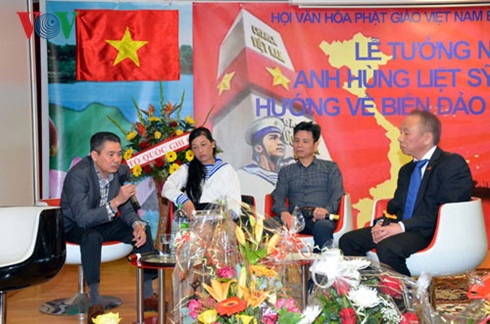 Tổ chức trọng thể Lễ tưởng niệm các anh hùng, liệt sĩ Gạc Ma tại Đức - 7 Cuộc giao lưu đàm luận với các nhân chứng lịch sử.