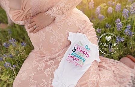 Cảm động bức ảnh “không khoảng cách” của anh lính hải quân và vợ - 6 Hội chữ thập đỏ đã giúp người lính hải quân về nhà đúng lúc