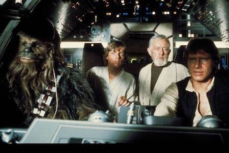 Những tác phẩm đột phá làm thay đổi cả nền điện ảnh - 6 Loạt phim “Star wars” kể về những cuộc phiêu lưu của các nhân vật tại một thiên hà xa xôi không chỉ gặt hái được nhiều thành công về mặt thương mại mà còn trở thành bộ sử thi điện ảnh có ảnh hưởng sâu rộng trên nhiều mặt của nền văn hoá Hoa Kỳ. Trước phần phim đầu tiên của “Star wars”, “A new hope” hồi năm 1977, phần lớn kĩ xảo điện ảnh trong các bộ phim tại Hollywood vẫn chỉ mới dừng lại ở phương pháp thủ công như dàn dựng bối cảnh với tỉ lệ thu nhỏ hay sử dụng mô hình người đóng còn đồ hoạ vi tính vẫn là một khái niệm khá xa vời cả về kinh phí sản xuất cũng như nhân lực thực hiện. Chính “Star wars” đã đi tiên phong trong việc sử dụng đồ hoạ vi tính để bổ trợ cho những hạn chế của kĩ xảo điện ảnh kiểu truyền thống và không chỉ góp phần thay đổi cách làm phim tại Hollywood, “Star wars” còn trở thành tượng đài của dòng phim hành động, khoa học viễn tưởng và làm thay đổi cả dòng chảy phát triển của điện ảnh.
