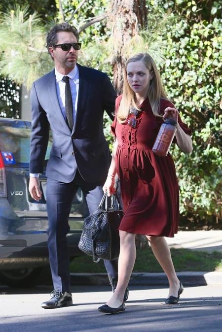 Amanda Seyfried và Thomas Sadoski gần như đã cùng lúc báo hai tin vui cho các fan, đó là chuyện cặp đôi kết hôn và chuyện Amanda Seyfried sắp được làm mẹ