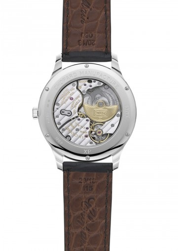 Đại gia Việt sở hữu đồng hồ Chopard xa xỉ tới mức nào? - 6 Trái tim của chiếc L.U.C XP này là caliber L.U.C 96.17-L lên cót tự động dao động 28,800/h (4Hz), tự hào với mức dự trữ năng lượng 65 giờ nhờ vào công nghệ Twin, một sáng chế của Chopard cho phép kết hợp 2 trống đồng trục, thể hiện một tuyệt tác kỹ thuật đáng kể của hãng trong cỗ máy 3.3mm.