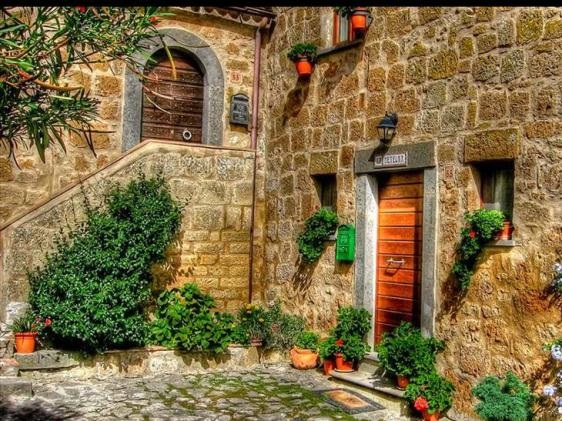 Khám phá thị trấn 2.500 năm tuổi ở nước Ý - 6