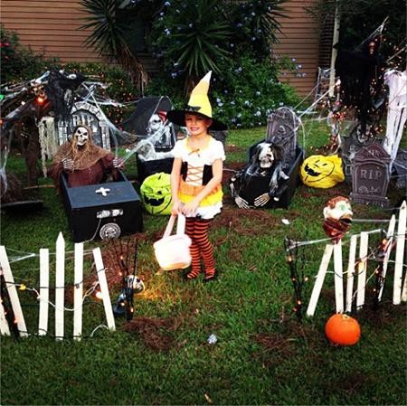 Loạt sao nhí đua nhau “doạ ma” fans hâm mộ trong ngày Halloween - 6 Cô con gái Maddie của Jamie Lynn Spears quả thực là một cô phù thuỷ nhỏ quá đỗi đáng yêu.