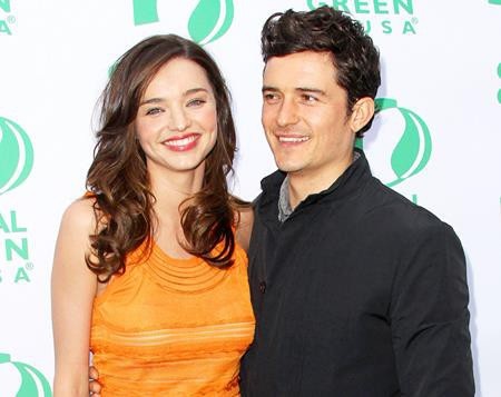 Đã chia tay nhau từ cuối năm 2013 nhưng Miranda Kerr và Orlando Bloom vẫn là những người bạn thân thiết. Cả hai cùng nuôi dạy cậu con trai Flynn trong hòa bình và khi đối phương có tình mới, Miranda Kerr cũng như Orlando Bloom đều thành tâm chúc phúc.