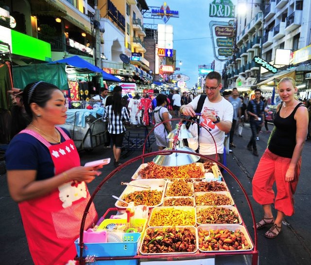 “Bí quyết” tránh ngộ độc thực phẩm khi đi du lịch nước ngoài - 6 “Bí quyết” tránh ngộ độc thực phẩm khi đi du lịch nước ngoài - 6