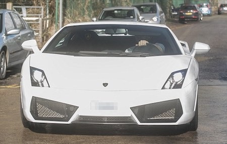 “Loá mắt” với dàn siêu xe của các sao Ngoại hạng Anh - 6 Sergio Romero khiến các fans xôn xao với siêu xe Lamborghini