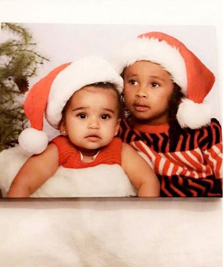 Loạt sao lớn thi nhau chúc mừng Giáng sinh an lành - 6 Bà mẹ Blac Chyna trìu mến chuẩn bị tấm thiệp Giáng sinh với hai nhóc tì Dream Kardashian và King Cairo