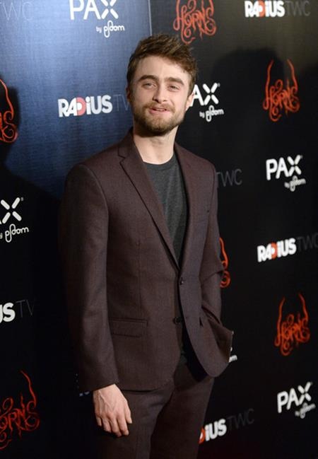 Khi các “sao” lớn ghét cay ghét đắng tượng vàng Oscar - 7 Sau khi phần cuối cùng của loạt phim “Harry Potter” trượt mất giải thưởng Oscar, Daniel Radcliffe đã cảm thấy hết sức thất vọng và thẳng thắn chia sẻ rằng: “Tôi không nghĩ giải Oscar thích các bộ phim thương mại hoặc phim thiếu nhi, trừ phi chúng được Martin Scorsese đạo diễn. Tôi đã xem “Hugo” và thắc mắc tại sao bộ phim đó được đề cử còn chúng tôi thì không. Tôi đã cảm thấy hơi phật lòng đấy”.