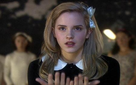 Emma Watson, cô “phù thủy nhỏ” đã lột xác thành “người đẹp” - 7 Emma Watson còn tham gia bộ phim “Ballet shoes” của kênh BBC và đây là lần đầu Emma đóng một vai diễn khác ngoài vai cô phù thủy nhỏ Hermione
