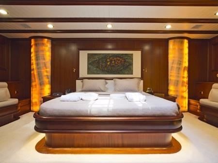 Cận cảnh siêu du thuyền hơn 200 tỉ đồng của điệp viên 007 - 7 Hệ thống phòng nghỉ bên trong có đầy đủ tiện nghi sang trọng