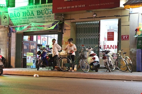 Những phận đời bên gánh hàng rong - 8 Những phận đời bên gánh hàng rong - 8