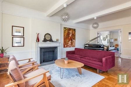 Khám phá siêu căn hộ hơn 84 tỉ đồng của danh hài Mỹ - 7 Phòng khách chính của căn hộ quá đỗi sang trọng và cổ điển