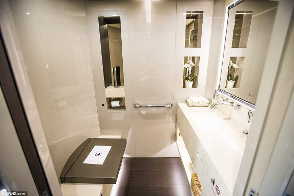 Chuyến bay trong mơ với giá gần 600 triệu đồng/giờ bay - 7 Chuyến bay trong mơ với giá gần 600 triệu đồng/giờ bay - 7