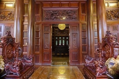 Cận cảnh ngôi nhà gỗ lim có giá 200 tỷ đồng của đại gia Điện Biên - 8
Thiết kế bên trong của ngôi nhà.