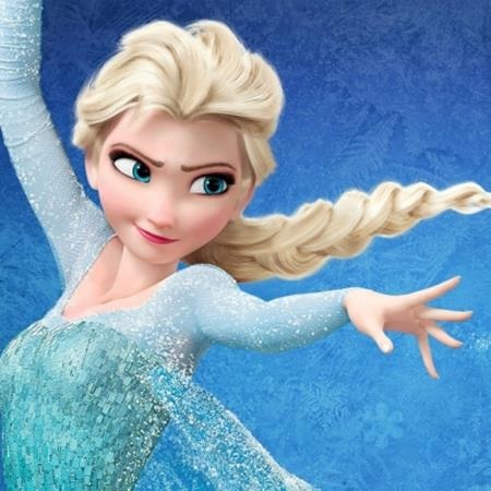 Chấm điểm những nàng công chúa xinh đẹp của Disney - 7 Elsa vừa là một công chúa lại vừa là một nữ hoàng băng giá với siêu năng lực. Trưởng thành từ rất sớm và chấp nhận cuộc sống cô tịch để bảo vệ cho những người mình yêu quý, Elsa đích thực là người con gái trong mơ của nhiều khán giả nam.