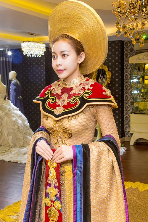 Hoa Hậu Hải Dươngsang trọng với trang phục đính 1 triệu viên pha lê - 7 Hoa Hậu Hải Dươngsang trọng với trang phục đính 1 triệu viên pha lê - 7