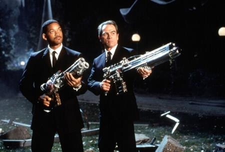 Loạt tác phẩm nhắc nhở rằng bạn đã “có tuổi” - 7 Màn kết hợp ăn ý giữa Will Smith và Tommy Lee Jones đã giúp cho bộ phim “Men in Black” gặt hái được thành công rực rỡ khi ra mắt vào mùa hè năm 1997.