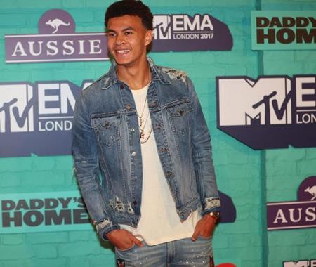 Dàn cầu thủ MU “quẩy” tới bến khi được nghỉ thi đấu - 7 Dele Alli, ngôi sao của Tottenham cũng tham gia sự kiện
