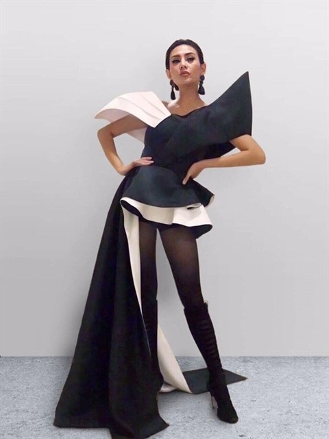 Võ Hoàng Yến diện đầm đen quyền lực của NTK Tuyết Lê - 7