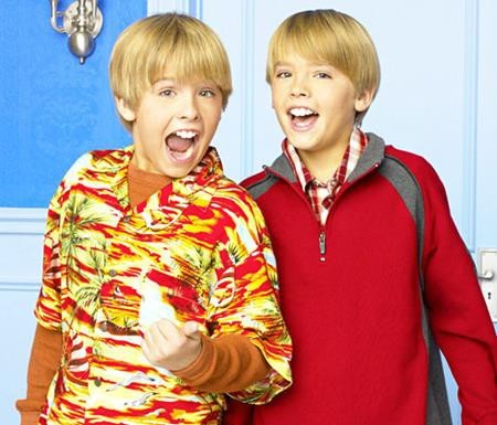 Choáng trước khả năng kiếm tiền của “mầm non” Hollywood - 7 Chắc chắn nhiều khán giả vẫn còn nhớ đến cặp sinh đôi Zack và Cody trong series “The suite life of Zack and Cody”. Và hai anh em Dylan và Cole Sprouse từng được trả đều đặn mỗi người 20.000 đô la Mỹ khi tham gia một tập của loạt series đình đám này.