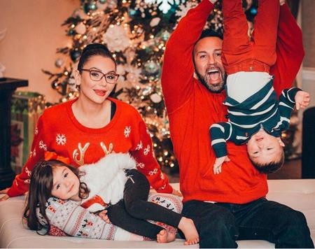 Loạt sao lớn thi nhau chúc mừng Giáng sinh an lành - 7 Cả nhà Jenni “JWoww” Farley đã “quậy” tưng bừng trong dịp lễ thánh