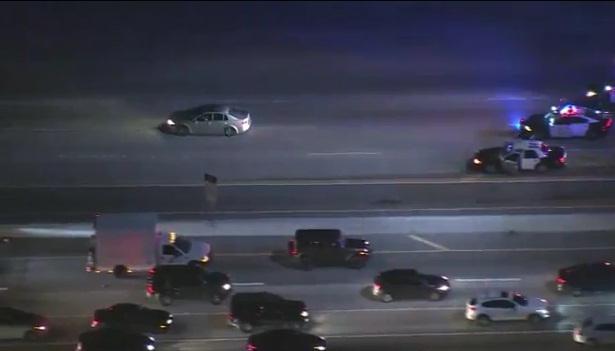 Clip truy đuổi nghi phạm giết người như phim hành động tại Los Angeles - 3 Clip truy đuổi nghi phạm giết người như phim hành động tại Los Angeles - 3