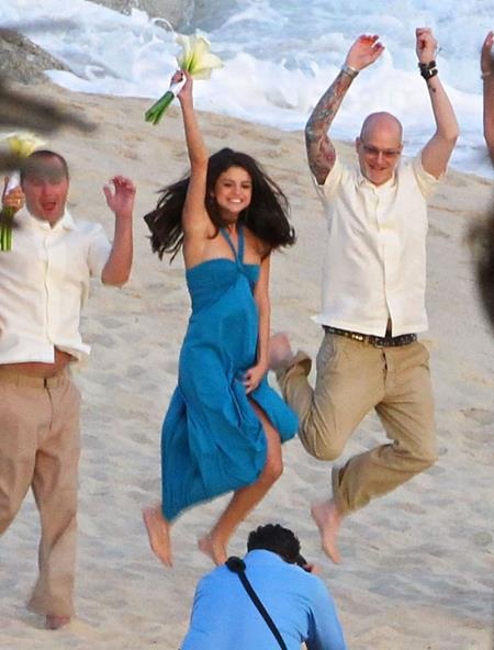Những cô phù dâu nổi tiếng của Hollywood - 8 Selena Gomez cũng “quẩy” hết mình trong đám cưới bạn thân